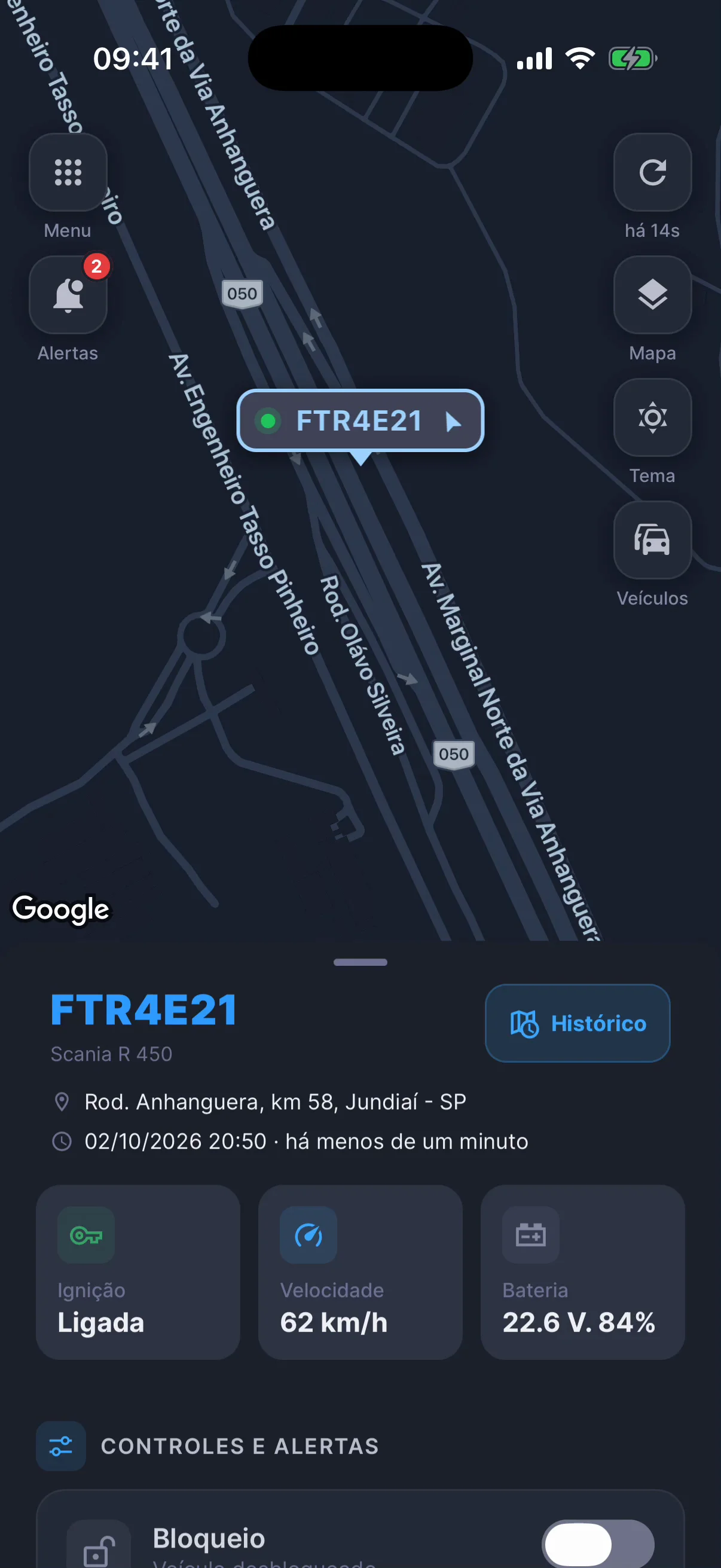 App da ForTracking com o veículo FTR4E21 no centro do mapa e o painel com ignição, velocidade e bateria